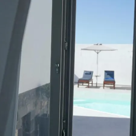 캡슐호텔 Noir Santorini *